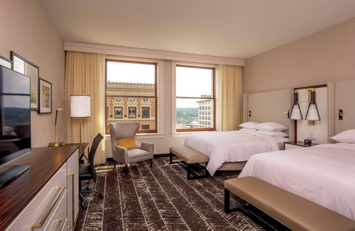 Downtown Hotel | DoubleTree by Hilton Youngstown Downtown