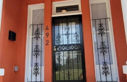 New Pathways House | Downton Memphis 5 min walk to Fedex Forum and Beale St. - Completely renovated.