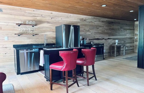 Canaan Valley Apartment | Downtown - Heart of Davis