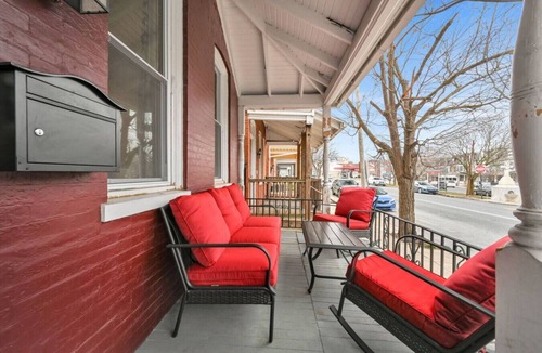Lancaster House | Downtown Lancaster Retreat - Amish County