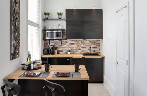 New Pathways Apartment | Downtown Memphis The Rolling Stones Studio Apt 202