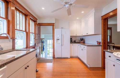 South Rehoboth House | Downtown Rehoboth Beach Two Blocks to the Beach Sleeps 10
