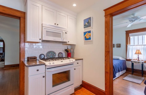 South Rehoboth House | Downtown Rehoboth Beach Two Blocks to the Beach Sleeps 10