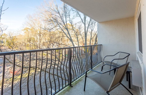 The Pines Condo | Downtown Rehoboth Beach 1 Block from Rehoboth Ave Sleeps 4