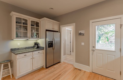 Rehoboth Beach House | Downtown Rehoboth Beach 5BR 3 Primary Suites w/Parking Screened Porch