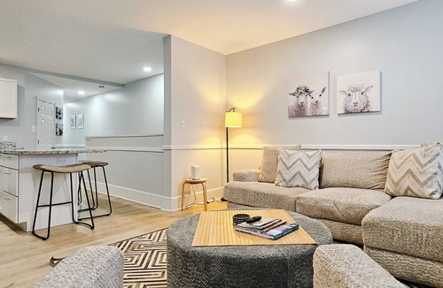 Wilmington Apartment | Downtown: Steps to DuPont Hotel