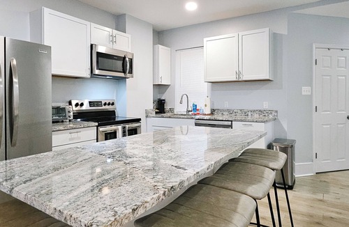 Wilmington Apartment | Downtown: Steps to DuPont Hotel