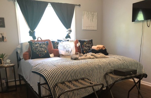 Peekskill House | Downtown Unique GuestSuite 3bedrooms Allergy-friendly 100% organic products