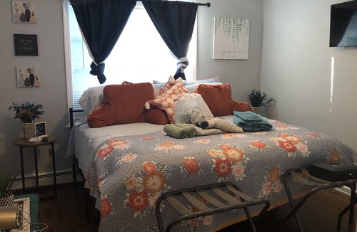 Peekskill House | Downtown Unique GuestSuite 3bedrooms Allergy-friendly 100% organic products