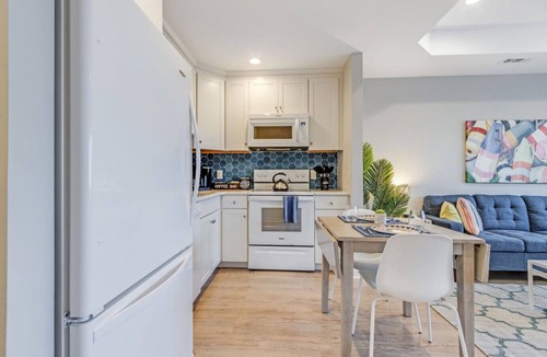 Lewes Condo | Downtown * Walk to the Beach * Free Bikes