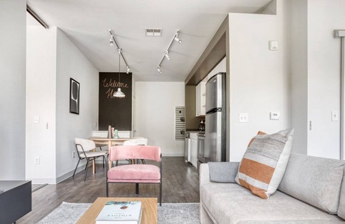 Near Northeast Apartment | Dreamy H Street 2BR w/ Gym, W/D & Lounge, near Union Station, by Blueground