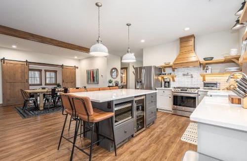 McHenry House | Dreidels Den