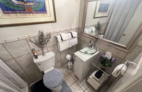 Story House | DT Casita-close to it all without the noise or traffic!