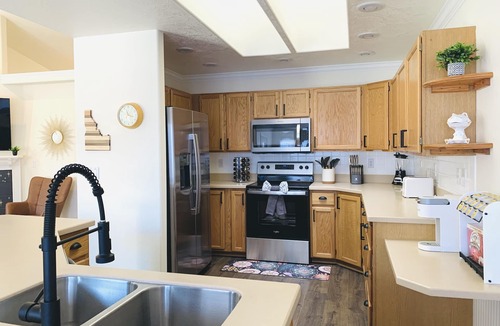 Eagle House | Eagle’s Treasure ~ Games, Comfort, & Great Location for the perfect stay!