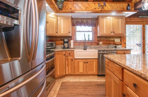 Seneca Falls House | Easy Street Getaway: Wine Trail Cabin Retreat - 1/4 Mile from Cayuga Lake