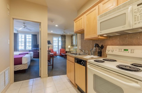 North End Apartment | Ebb Tide Suites
