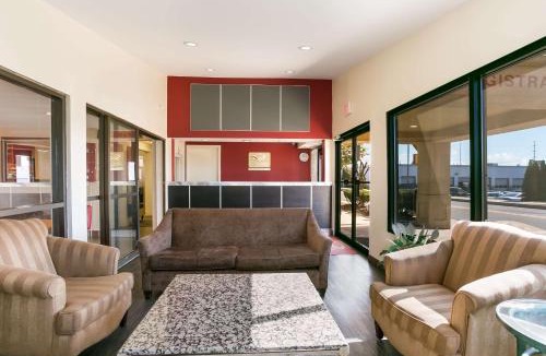 Frederick Cabin | Econo Lodge Frederick I-70