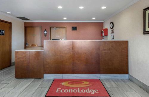 Lexington Cabin | Econo Lodge Lexington Southeast