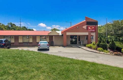 South Hills Cabin | Econo Lodge Pittsburgh I-79