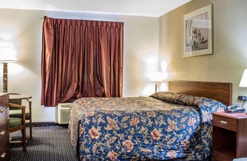 Scranton Cabin | Econo Lodge Scranton near Montage Mountain
