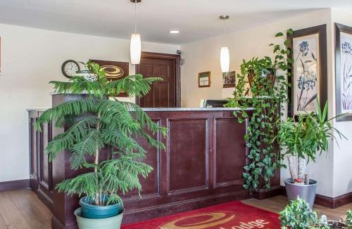 Newton Cabin | Econo Lodge