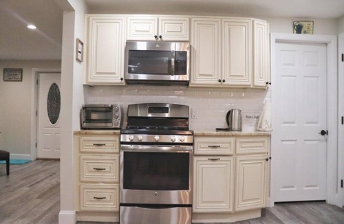 Normandy Beach House | EKUPP116 | Deauville Beach Seashore Cape sleeps 8! 8 Badges - Pets! by Shore Points Vacations