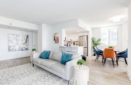 Crystal City Apartment | Elegant 2BR Apartment - Minutes to D.C.