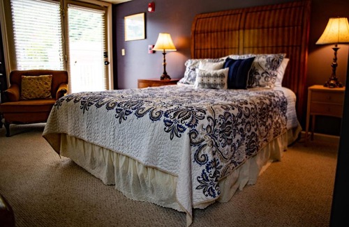 Sutton Hotel | Elk River Hotel & Cafe