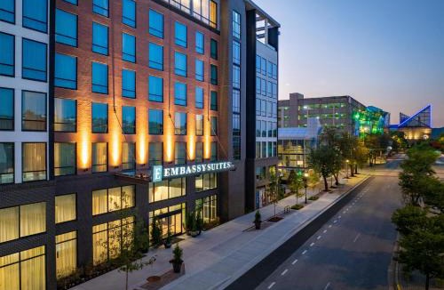 Downtown Chattanooga Hotel | Embassy Suites By Hilton Chattanooga Downtown