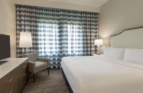 Chesterbrook Hotel | Embassy Suites by Hilton Philadelphia Valley Forge