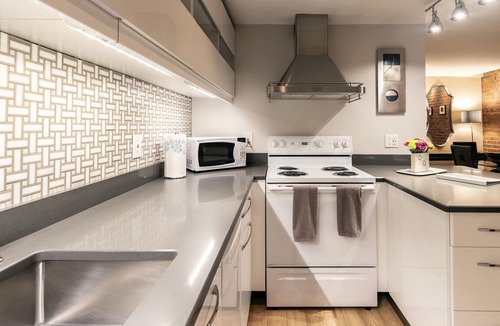 Capitol Hill Apartment | Enjoy a classic Capitol Hill experience just 5 blocks from the seat of power.