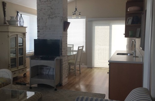 Harvey Cedars House | Enjoy beautiful ocean views. Just park your car and have a very relaxing stay.