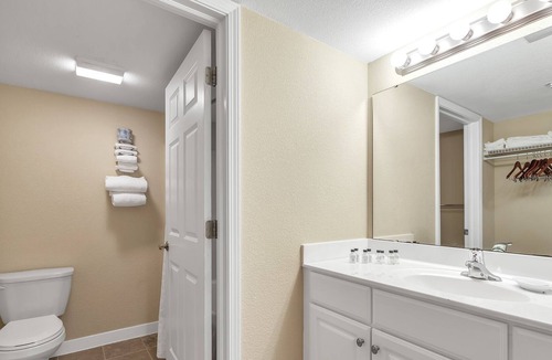 Kelleys Island House | Enjoy Spectacular Views of Kelleys Island at Glacier Suite 124