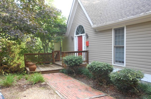 White Stone House | Enjoy Sunsets On The Creek In Your Own Private Paradise.