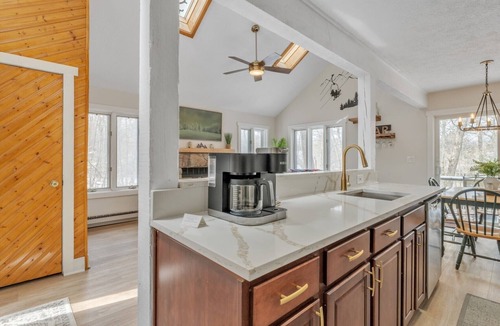 White Haven House | Enjoy Winter in the Poconos - New Renovated Ski In/Out to Jack Frost Mtn.