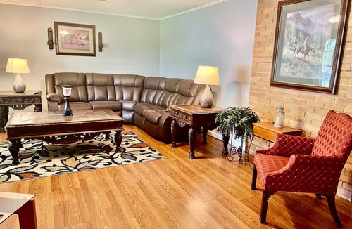 Isom House | Entire Home near Whitesburg