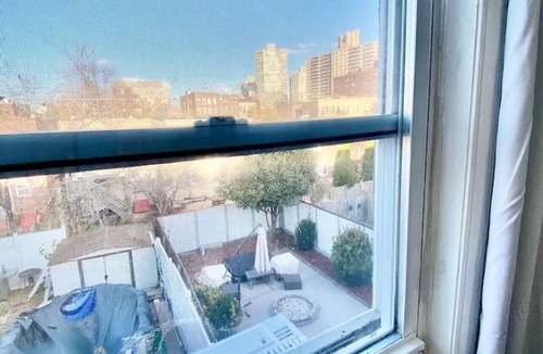 West New York House | Entire Place in West Ny, NJ(12 mints from NYcity