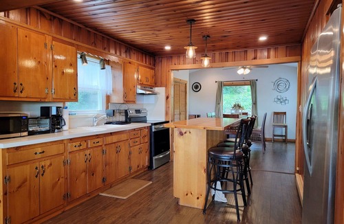 Lake Hopatcong House | Entire Private Lakefront Cottage Home on Lake Hopatcong + Kayaks and Pedalboat