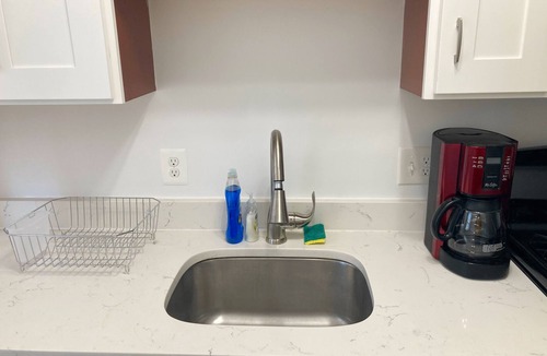 Southeast House | Entire Suite Free Off Street Parking