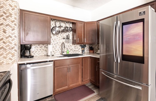 Fairview Park Apartment | Entire Two-Bedroom Full Bath Full Kitchen Apt with parking @ Georgetown Villas!