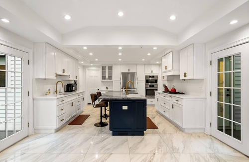 Princeton House | Estate 5BR 3.5Bath with IGLOO, Game Rm, Fire Pit sleeps 16- 5min Princeton dwtn