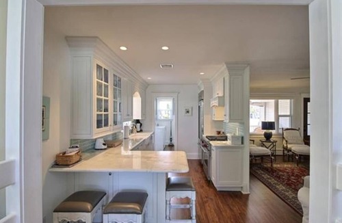 Avalon House | Exceptional expanded rancher located in a wonderful southend Avalon location
