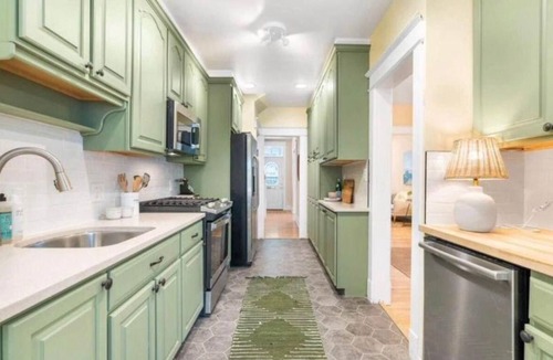 Northeast Bed & Breakfast | Exclusive 3-Bedroom - Modern Comfort Home in D.C.’s Eckington