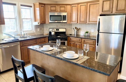Montclair Apartment | Executive Apt, a short walk to NYC train. King Bed. Free Parking. Central AC.