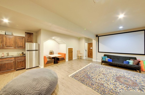 Sagle House | Expansive Group Lake House w/Private Hot Tub!