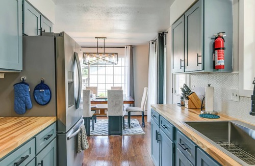 University Area Apartment | Explore Chugach & Beaches! Anchorage Adventure Pad