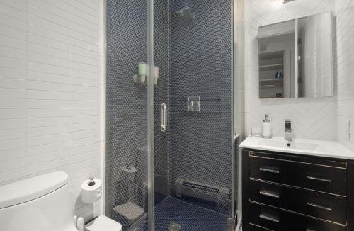Hell's Kitchen Apartment | Explore NYC! Cozy 2BR in Prime Location