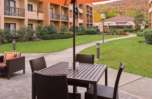Mahwah House | Explore Ramapo Mountain State Forest! Pets Allowed! FREE Parking, Seasonal Pool!