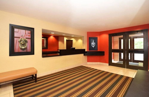 Red Bank - Tinton Falls Hotel | Extended Stay America Suites Red Bank Middletown