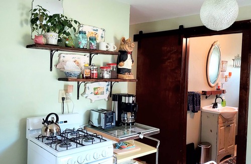 Geneva House | Ezmeralda's ~ Classic 1920's Renovated Bungalow ~ "A Hidden Gem of Geneva"